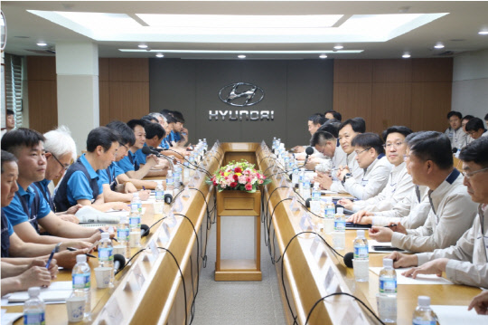 현대자동차 노사가 올해 임금과 단체협약 상견례를 진행하고 있다. <전국금속노동조합 현대차지부>